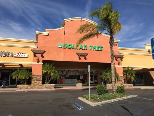 New Dollar Tree in Santa Clarita Valley